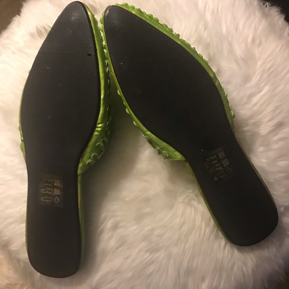 NWOT -  Green Peacock Slip Ons - Picture 3 of 3